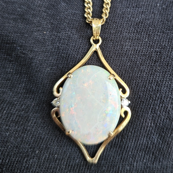 14k Opal And Diamond Chip Pendant - Picture 7 of 9